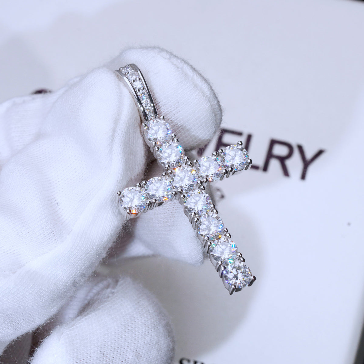 4.51 Carat 925S & VVS Moissanite Cross In White Gold