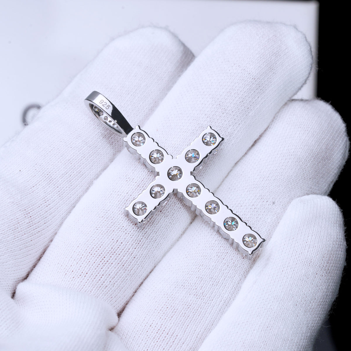 4.51 Carat 925S & VVS Moissanite Cross In White Gold