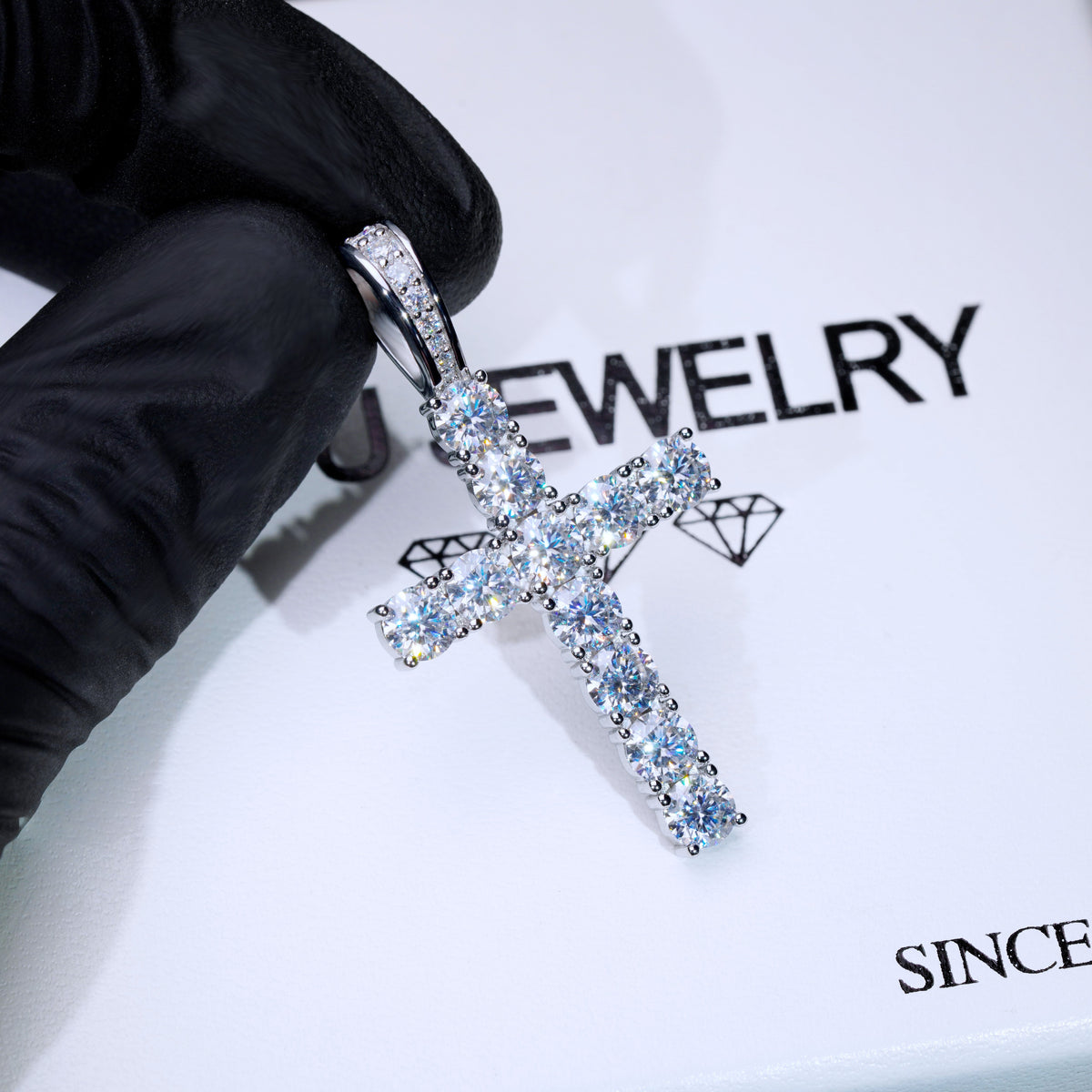 4.51 Carat 925S & VVS Moissanite Cross In White Gold
