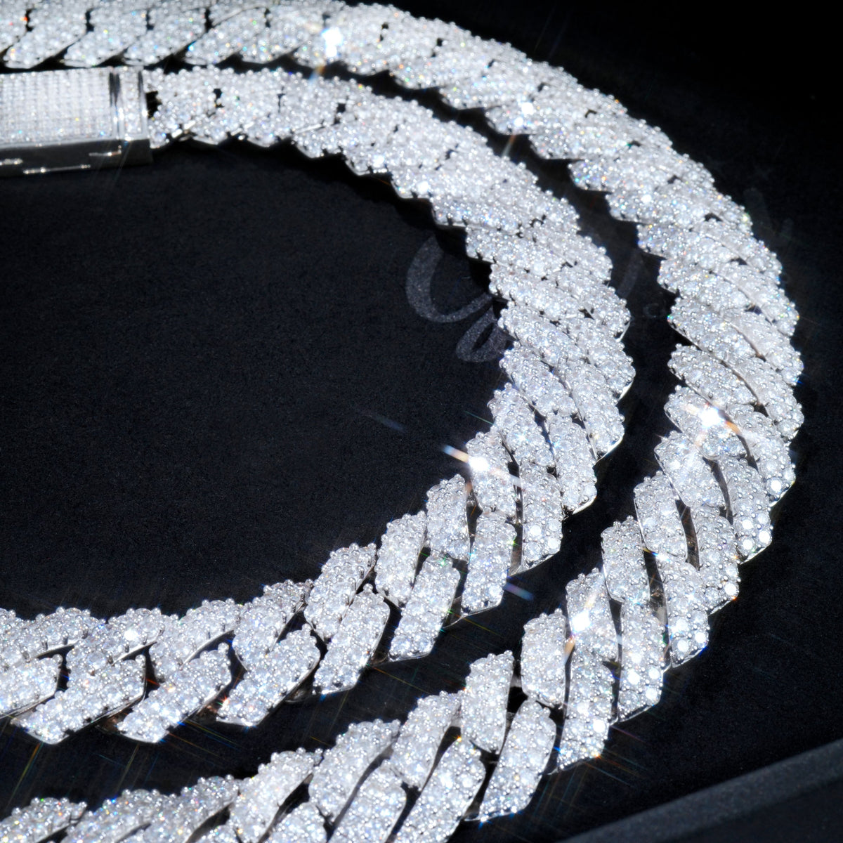 VVS Moissanite 20MM Prong Cuban Link Chain